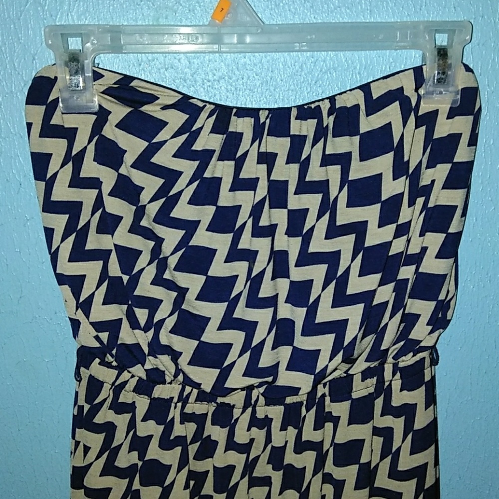 Dress - Picture 3 of 5